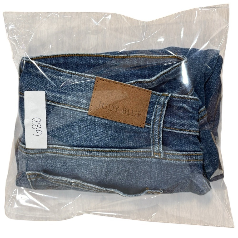 Judy Blue Women's Mid Rise Distressed Stretch Raw Denim Cut Off Shorts 1X - Picture 9 of 9